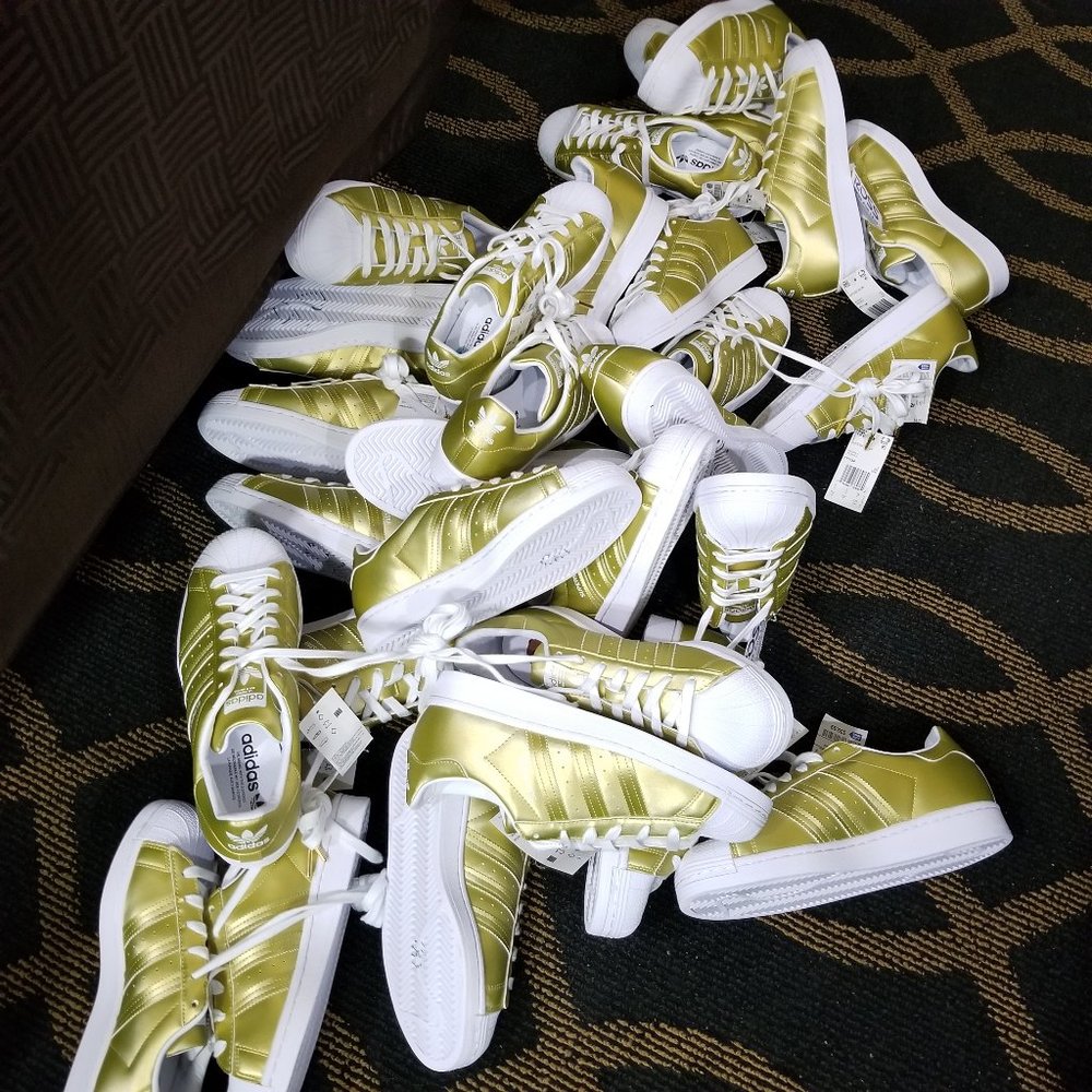 adidas Womens Superstar Satin Gold Metallic White FY1154 Sneaker Fashion Old OG - Picture 2 of 12